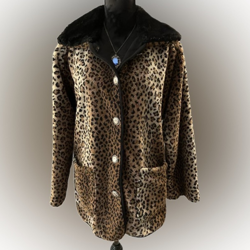 Vintage NILS RESORT COLLECTION Brown and Black Teddy Coat Jacket Animal Print